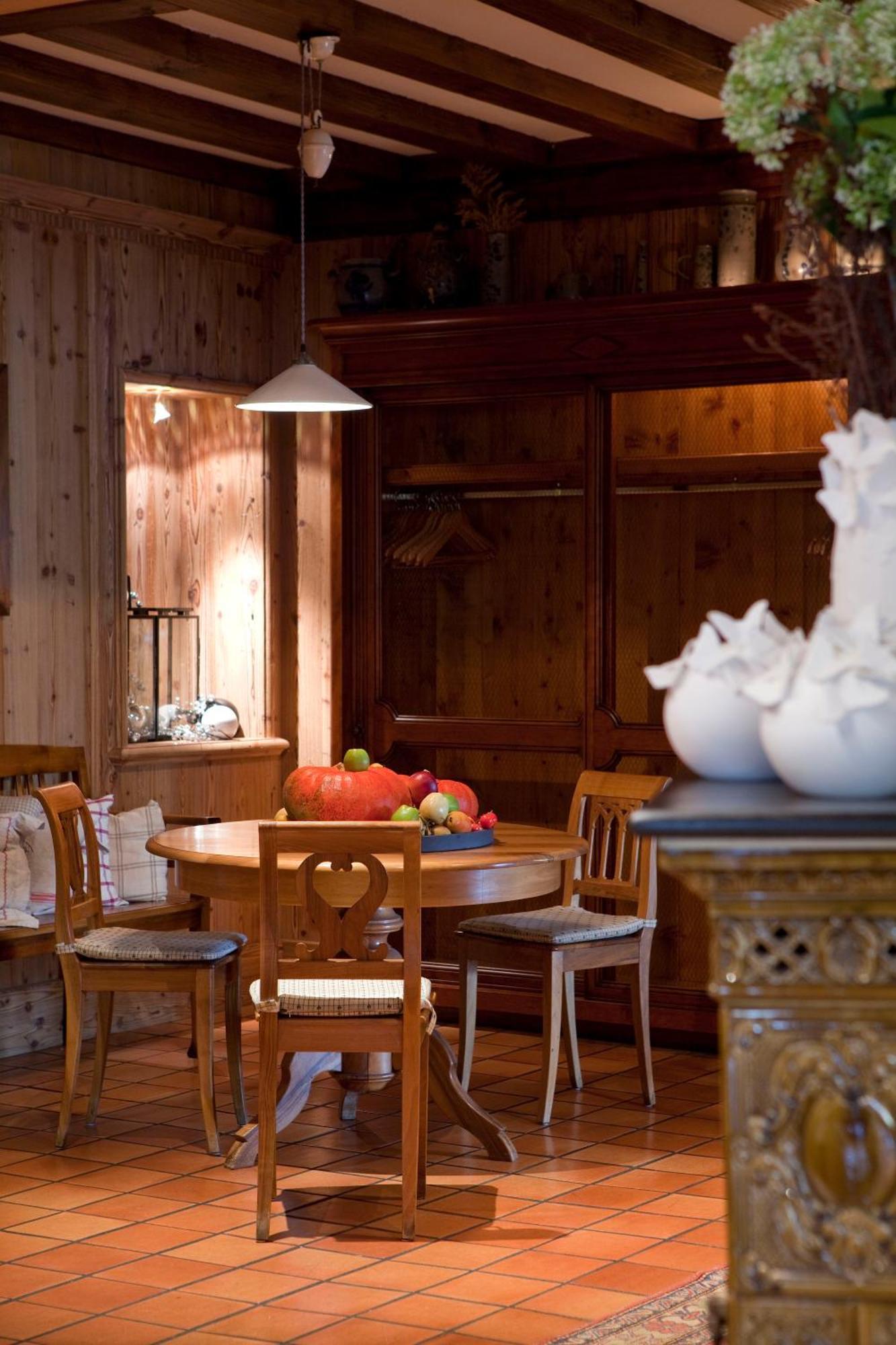 Logis Hotel Le Parc & Spa Сент-Ипполит Экстерьер фото