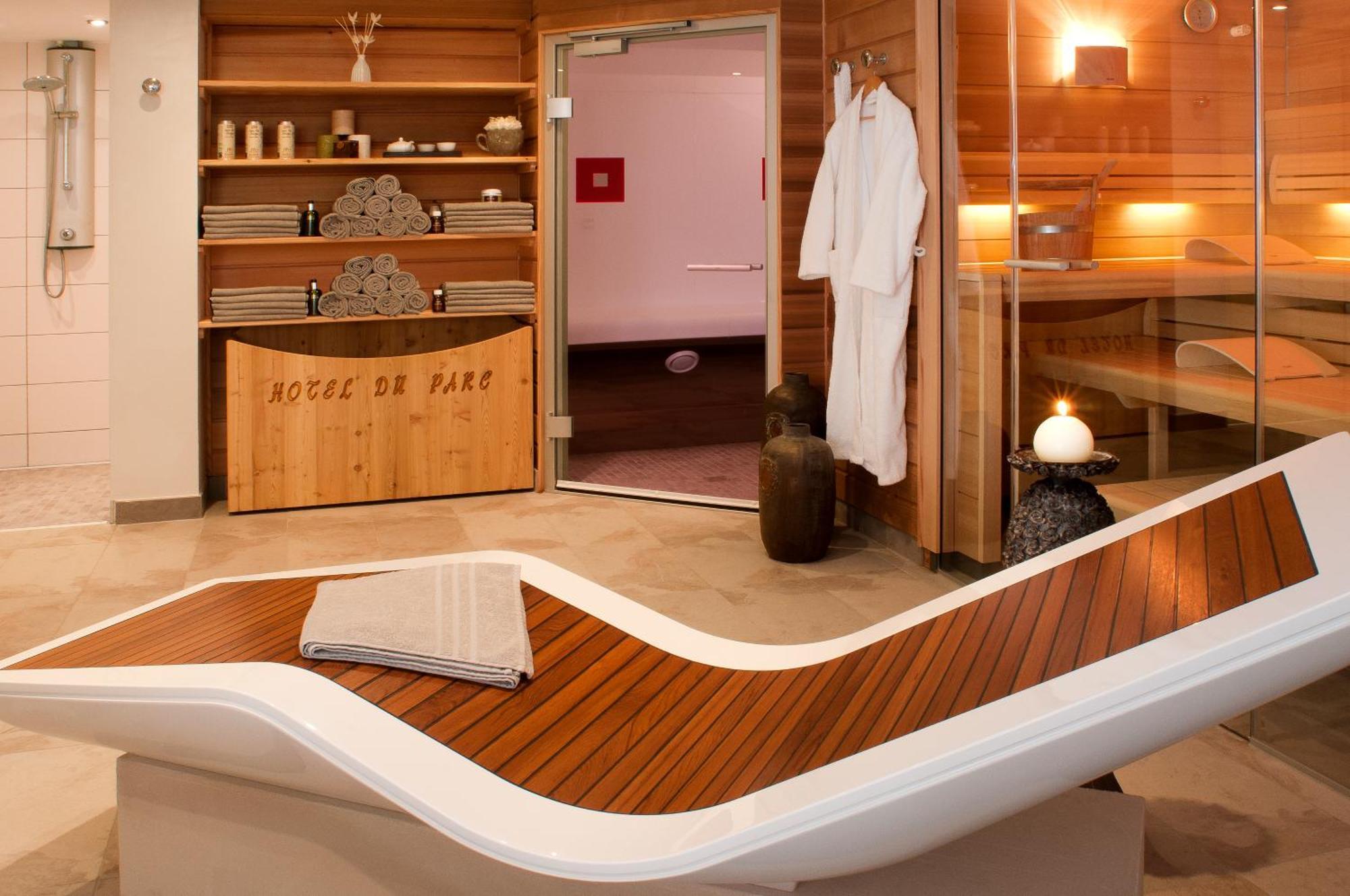 Logis Hotel Le Parc & Spa Сент-Ипполит Экстерьер фото