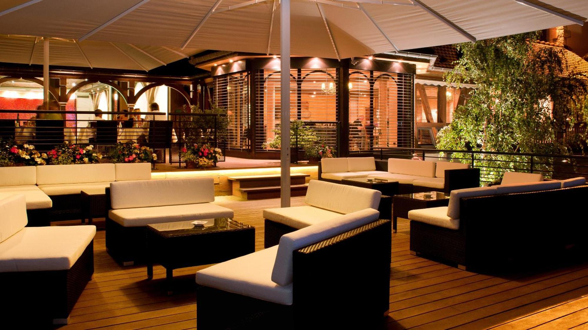 Logis Hotel Le Parc & Spa Сент-Ипполит Экстерьер фото