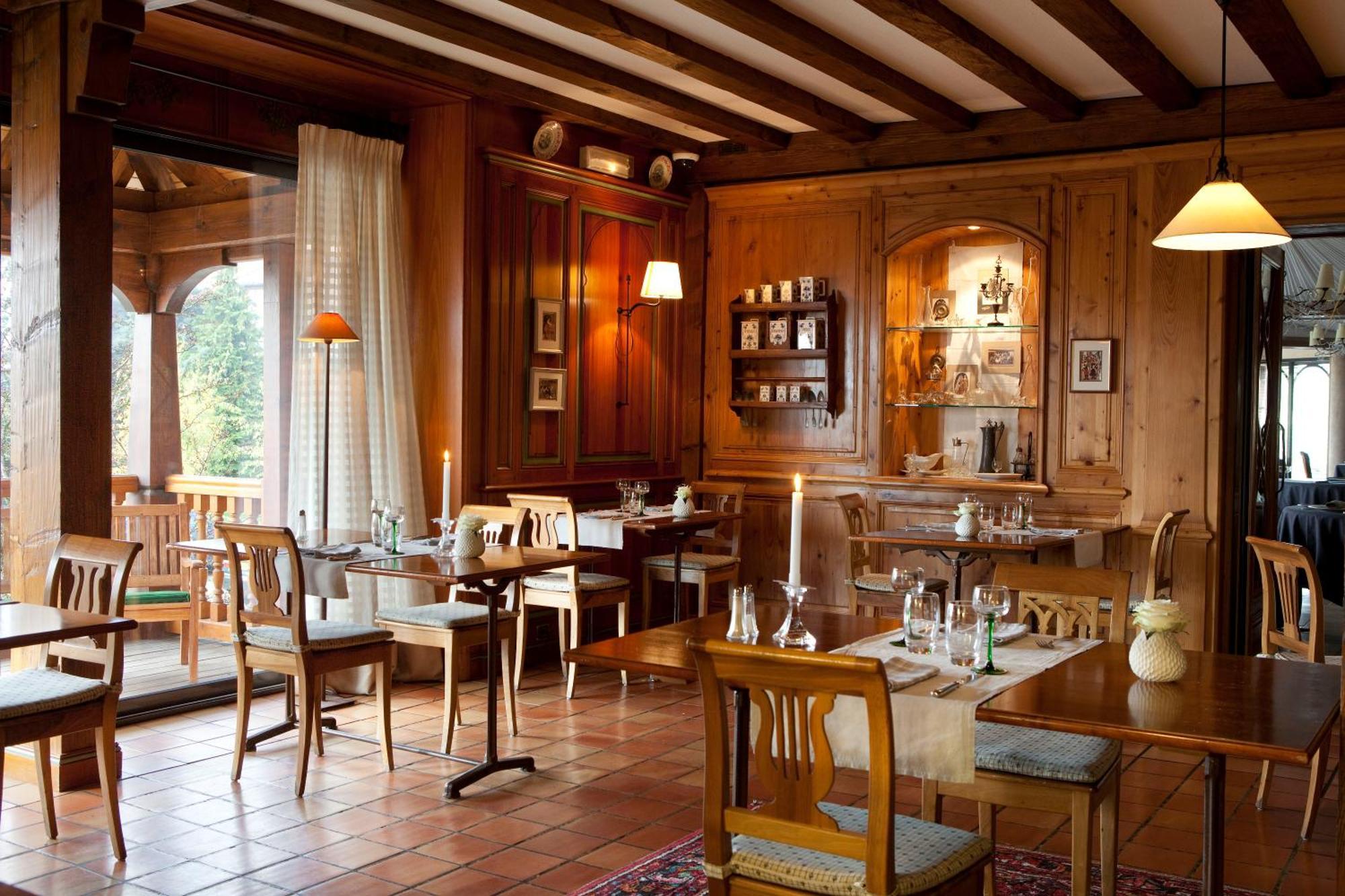 Logis Hotel Le Parc & Spa Сент-Ипполит Экстерьер фото