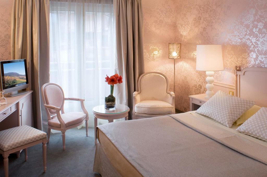 Logis Hotel Le Parc & Spa Сент-Ипполит Экстерьер фото