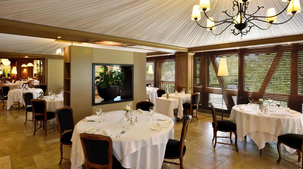 Logis Hotel Le Parc & Spa Сент-Ипполит Экстерьер фото
